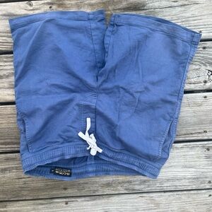 United by blue men’s shorts. Used in great condition.